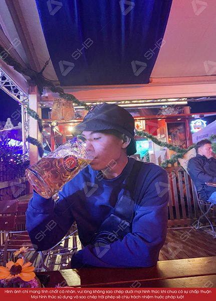 Lần đầu Tiên Uống Cốc Bia Đức, Tại Domplatz Lễ Hội Bia Đức Tháng 10